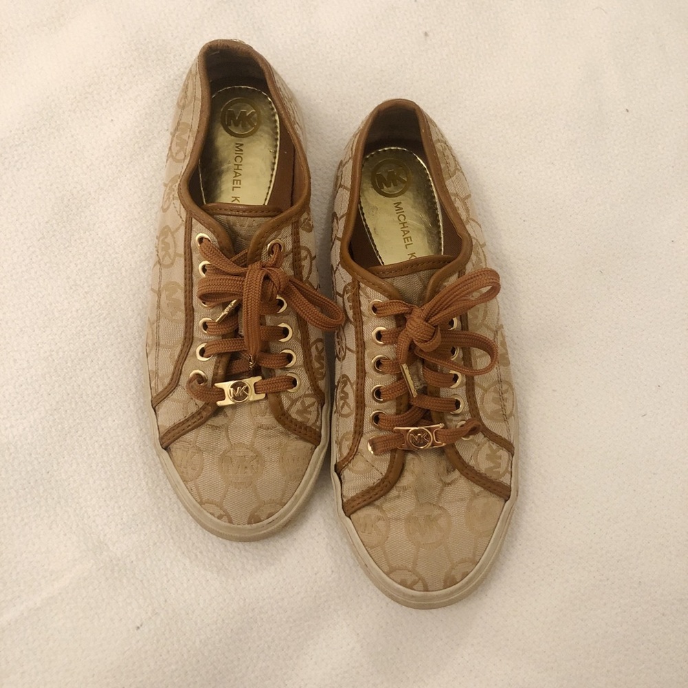 MICHAEL KORS trendy sneakers!